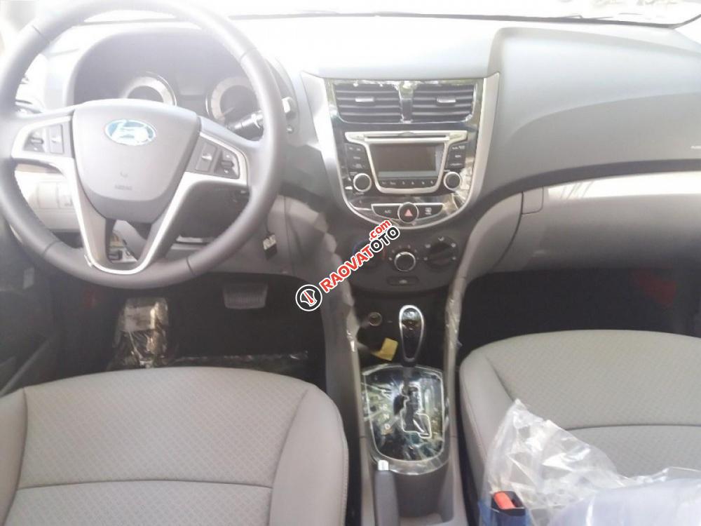 Cần bán xe Hyundai Accent 1.4CVT đời 2017, màu trắng, nhập khẩu nguyên chiếc, giá 568tr-0