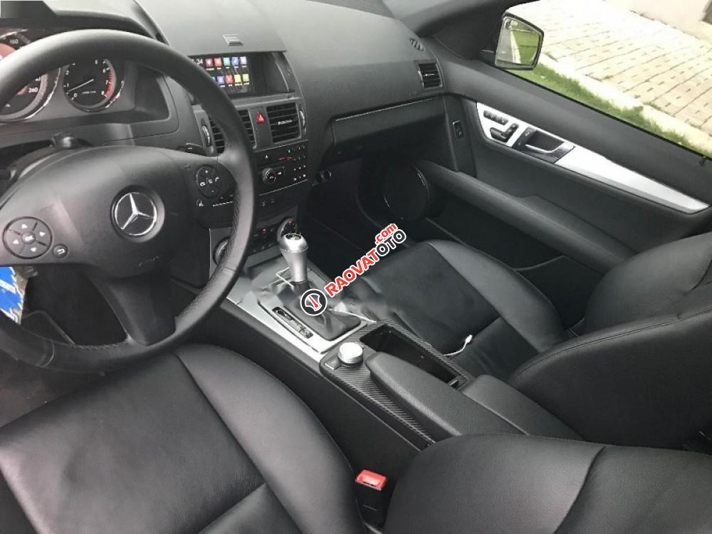 Bán Mercedes C300 AMG đời 2010, màu đen còn mới, giá tốt-1