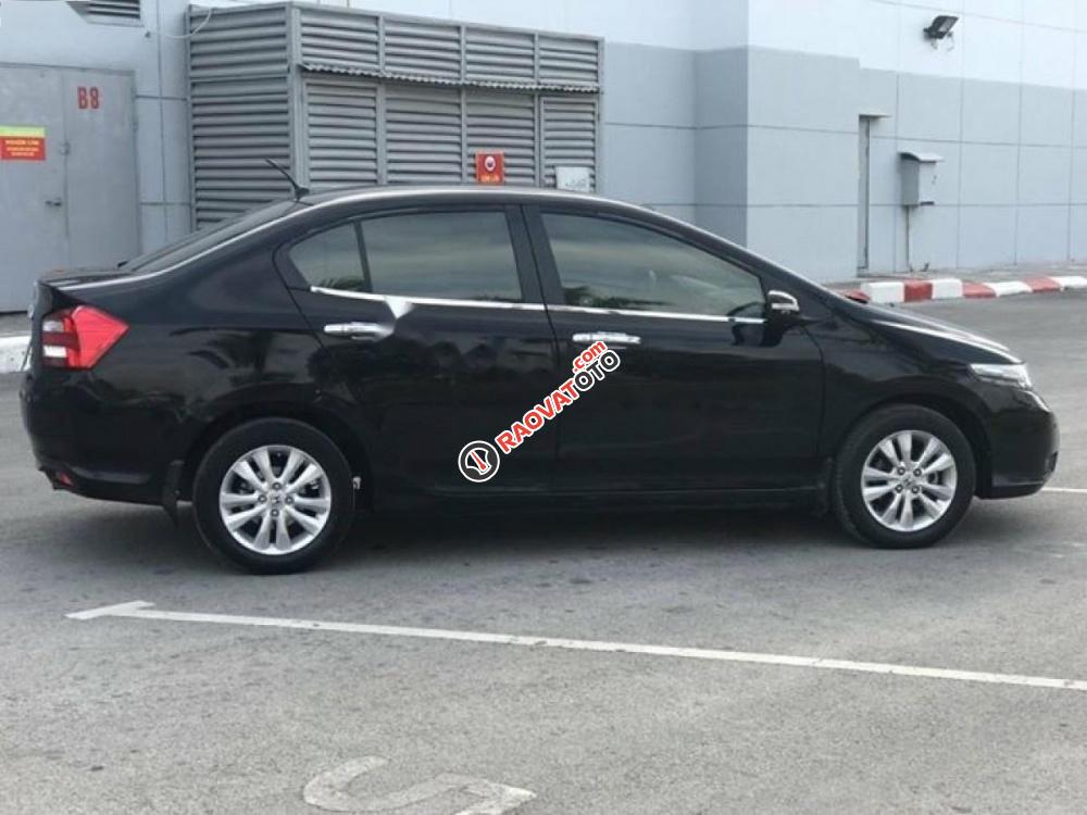 Cần bán gấp Honda City đời 2013, màu đen như mới-3