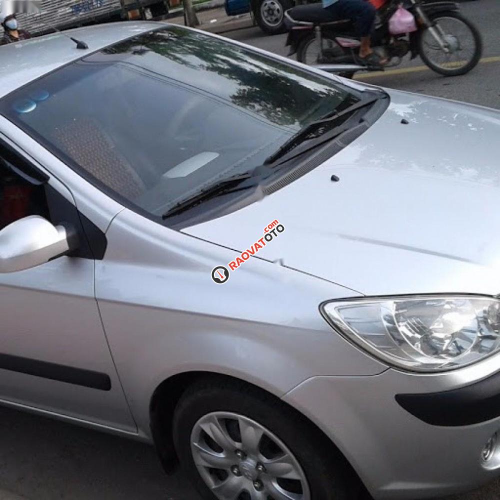 Cần bán Hyundai Getz 1.1MT đời 2010, màu bạc, nhập khẩu nguyên chiếc xe gia đình, 245tr-8