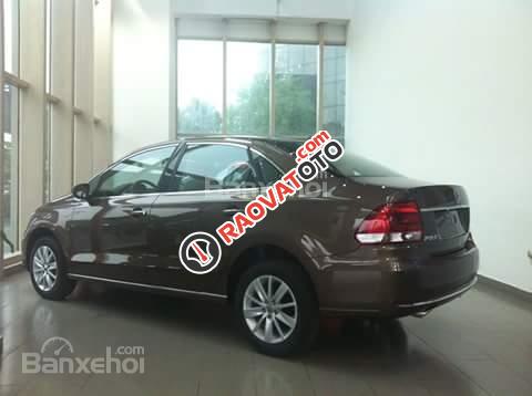 Dòng xe nhập Đức Volkswagen Polo Sedan 1.6L GP, màu nâu, LH Hương 0902608293-6