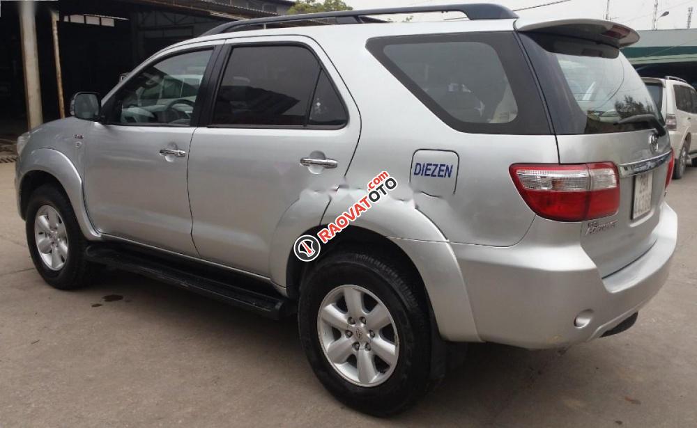 Cần bán lại xe Toyota Fortuner 2.5G đời 2012, màu bạc chính chủ, giá 645tr-6