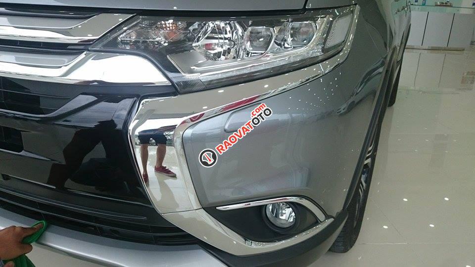 "Giá Sốc" Xe Outlander 2.0 CVT 7 chỗ, xe Outlander nhập nguyên chiếc giá tốt-6