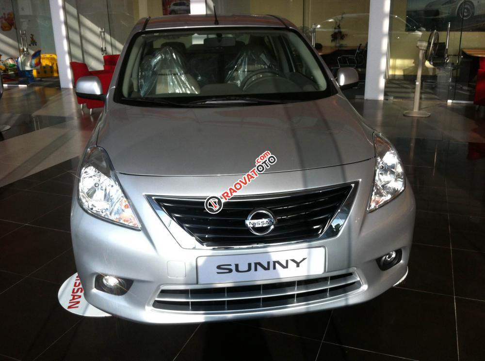 Cần bán Nissan Sunny 1.5 AT đời 2017, màu bạc giá cạnh tranh-4