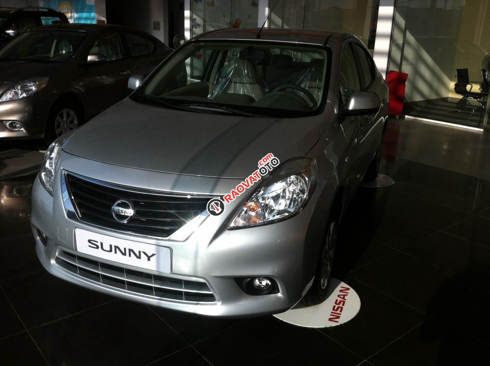 Cần bán Nissan Sunny 1.5 AT đời 2017, màu bạc giá cạnh tranh-3