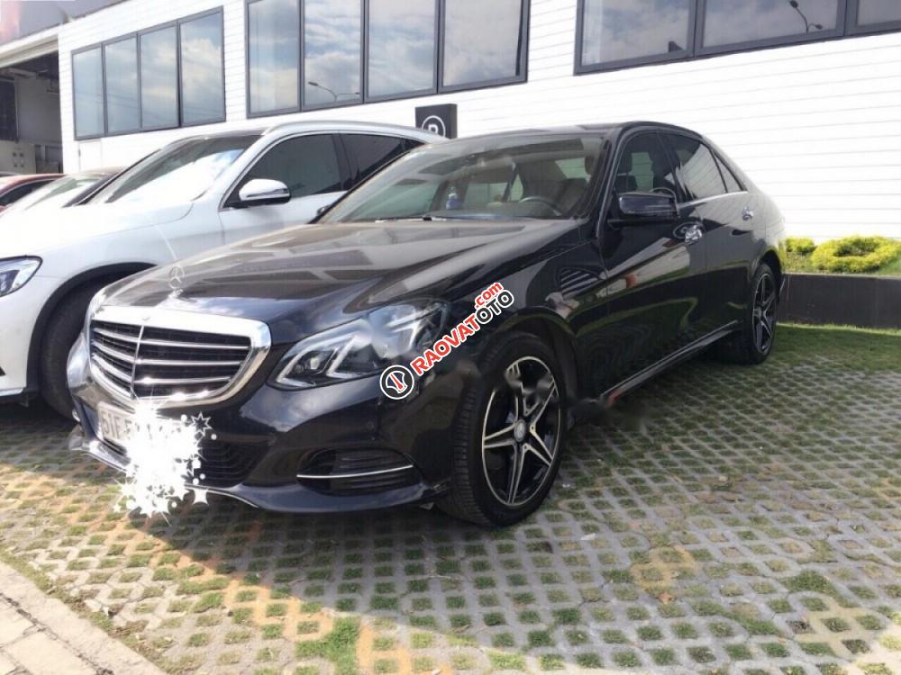 Cần bán gấp Mercedes 200 sản xuất 2015, màu đen-1