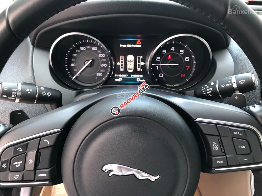 Cần bán xe Jaguar XE Prestige đời 2016, màu trắng, xe còn bảo hành, gọi 0932222253-2
