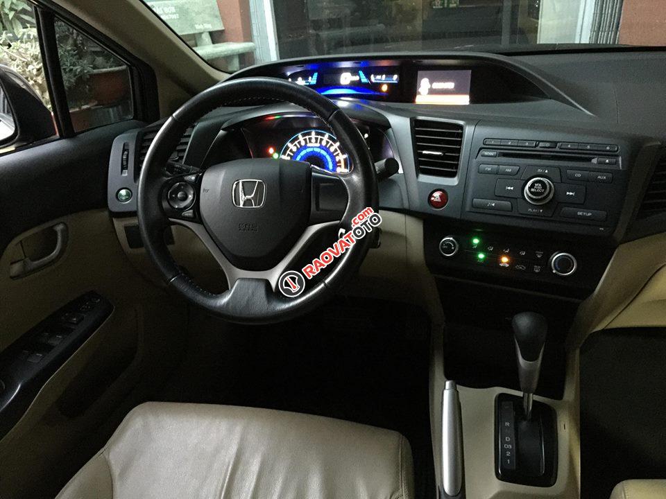 Nhà cần bán xe Honda Civic 1.8 AT 2016, màu nâu xám-5