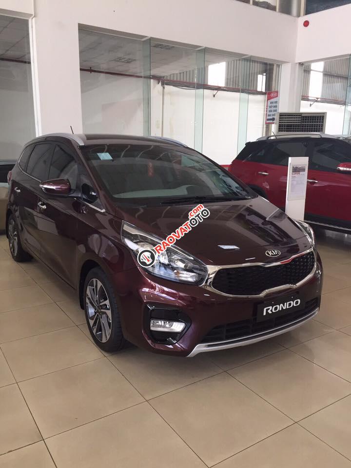 Kia Rondo model 2018 giá cực kì hấp dẫn năm mới, ưu đãi lên đến 50tr, chuyên grab uber, 140tr nhận ngay xe 7 chỗ hot-1