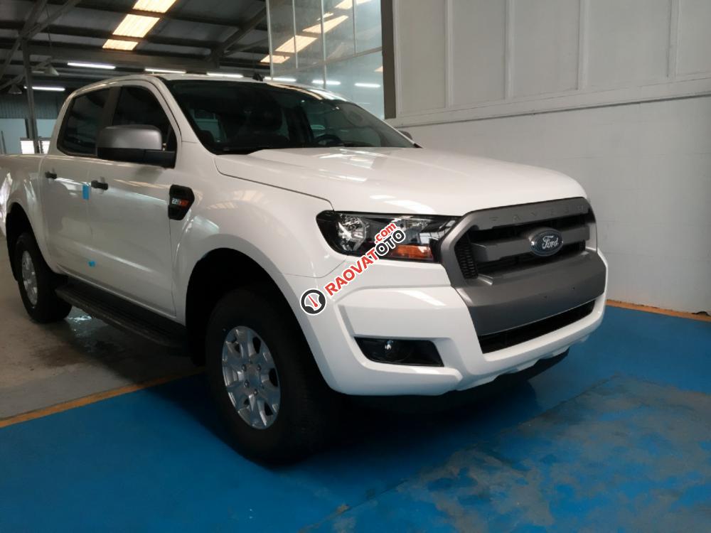 Ford Ranger XLS MT giá tốt nhất, hỗ trợ vay đến 90%. Liên hệ: Ms Loan: 0973.816.048-2