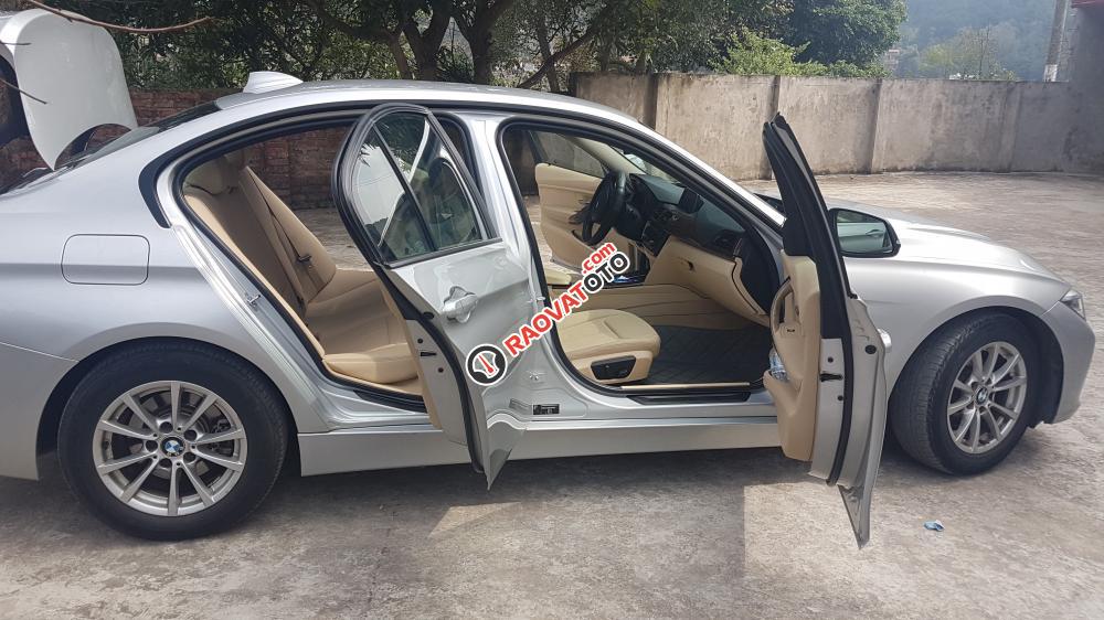 Chính chủ cần bán xe BMW 320i năm 2012, đã nâng cấp màn hình DVD 10inch-2