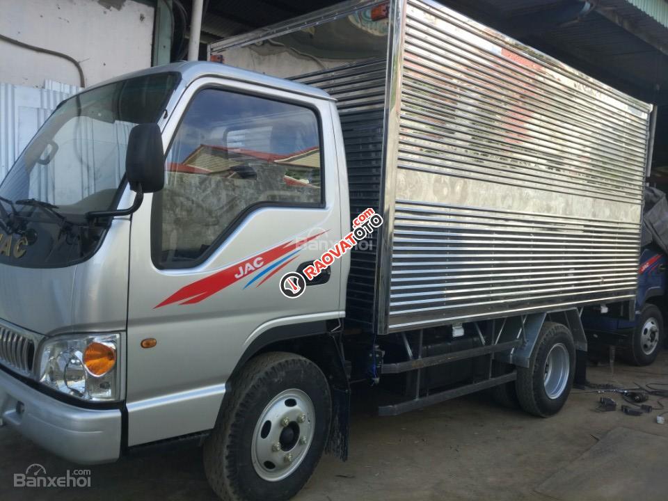 Bán xe tải JAC HFC 1030k4, thùng kín inox 3m72, hỗ trợ trả góp 90%-0