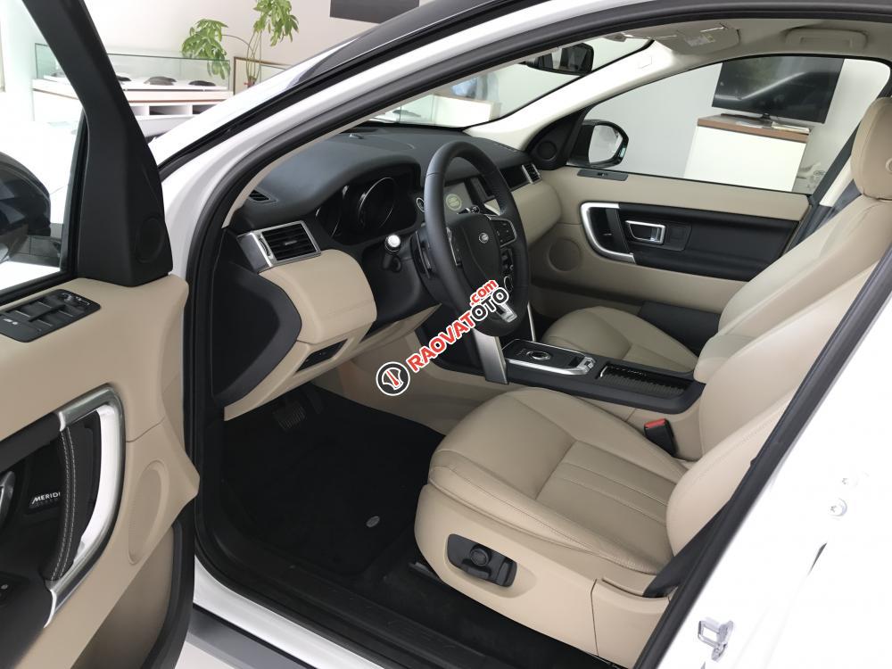 Discovery Sport 5+2 chỗ để được ưu đãi tốt nhất - Xem & lái thử vui lòng liên hệ 0908170330-2