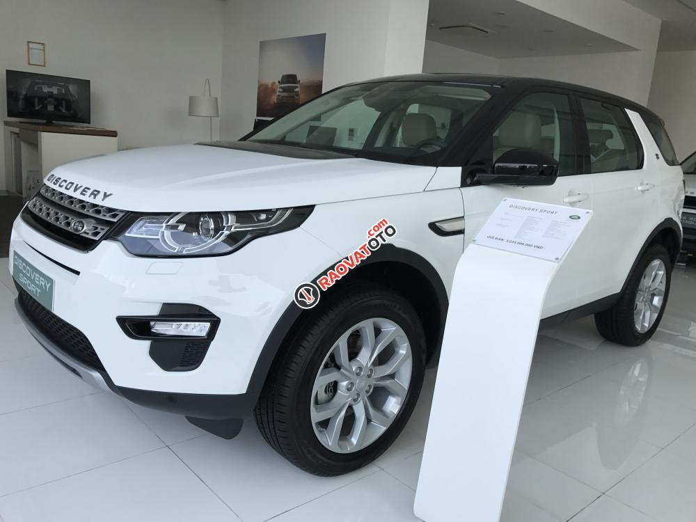 Discovery Sport 5+2 chỗ để được ưu đãi tốt nhất - Xem & lái thử vui lòng liên hệ 0908170330-4
