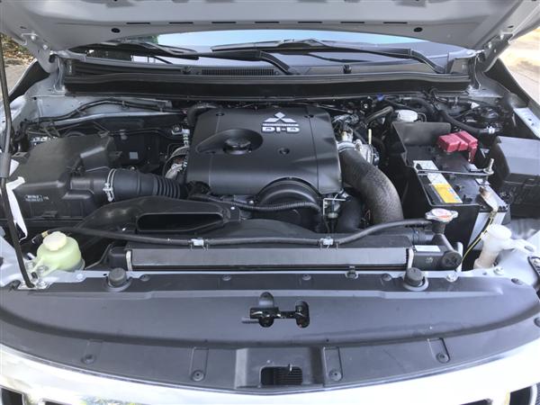 Bán ô tô Mitsubishi Triton GLX sản xuất 2016, màu bạc, giá 656tr-1