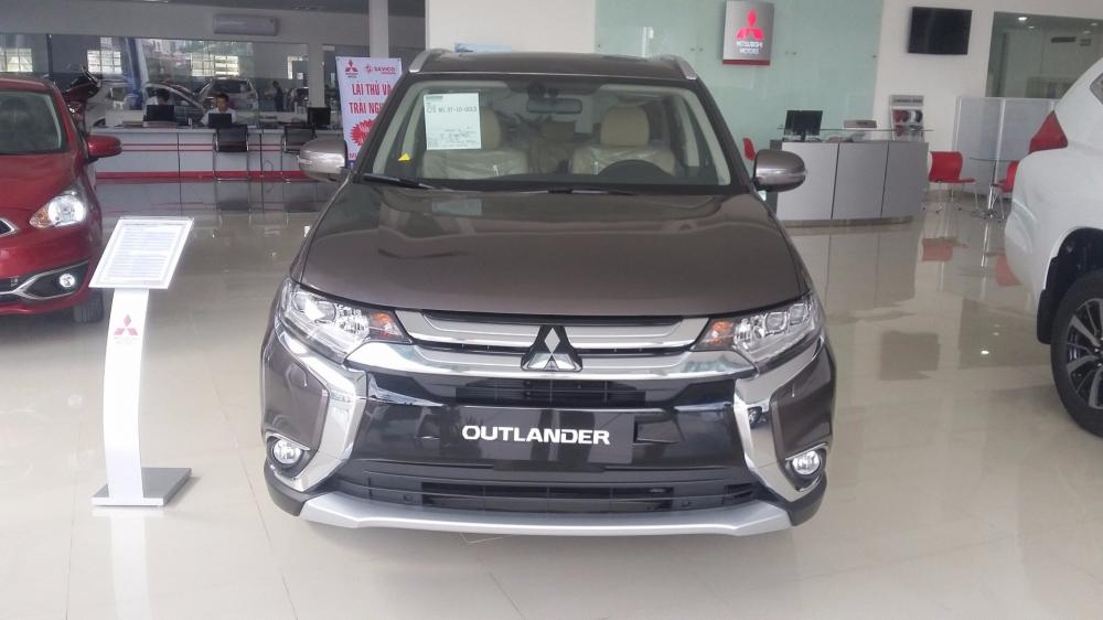 Bán xe Mitsubishi Outlander 2.0 CVT đời 2017, màu nâu, nhập khẩu chính hãng-5