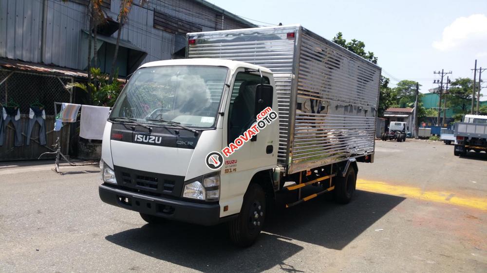 Bán xe tải Isuzu 2T1 thùng kín 3 người, tổng tải 4T99 mới nhất 2017, có sẵn giao ngay-1