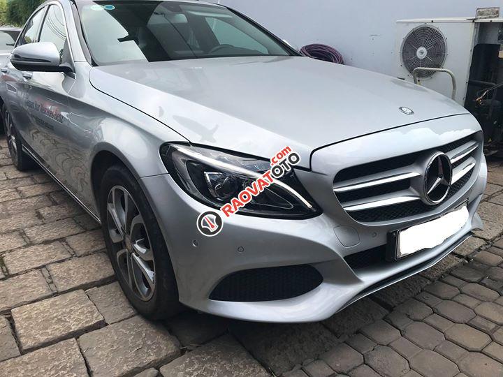 Bán xe Mercedes C200 2016, chỉ trả 360 triệu nhận xe ngay với gói vay cực ưu đãi-0