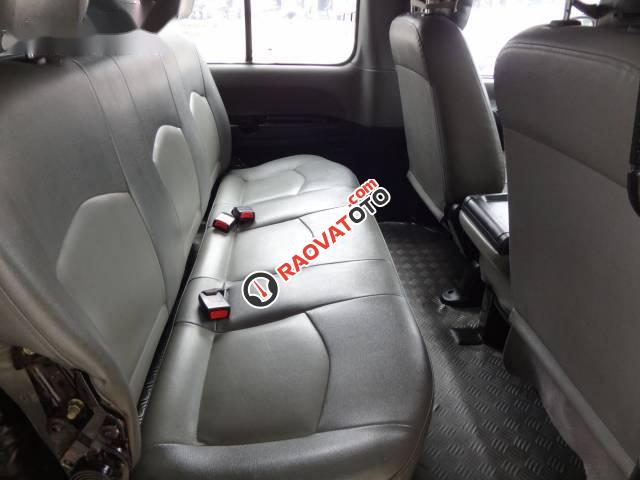 Cần bán Hyundai Starex GRX đời 2005, màu trắng-2