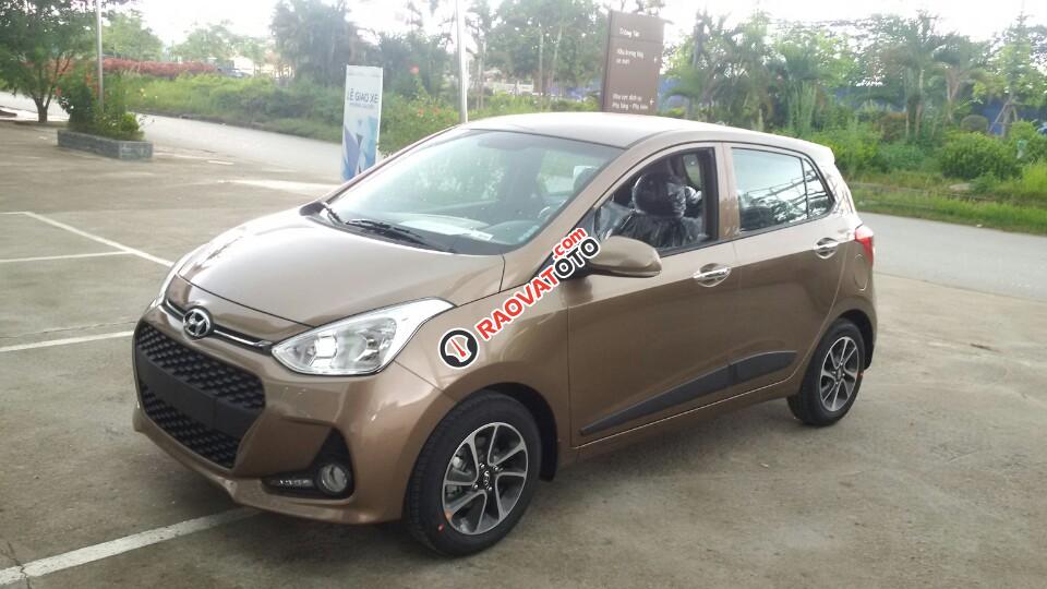 Bán Hyundai Grand i10 AT 1.0 đời 2017, màu nâu-4