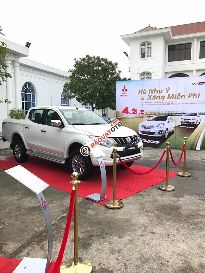 Cần bán xe Mitsubishi Triton 1 cầu, số tự động năm 2017, màu trắng, xe nhập-0