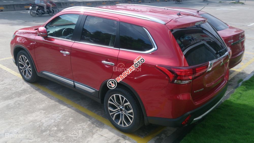 Cần bán xe Mitsubishi Outlander 2.4 CVT, màu đỏ, có bán trả góp giá tốt nhất - liên hệ 0906.884.030-2