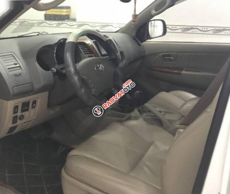 Cần bán Toyota Fortuner TRD Sportivo đời 2011, màu trắng-3