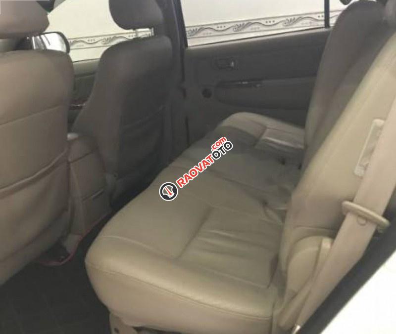 Cần bán Toyota Fortuner TRD Sportivo đời 2011, màu trắng-5