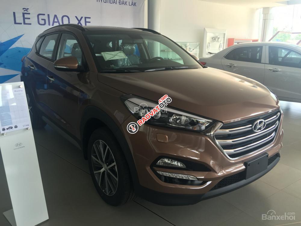 Bán ô tô Hyundai Tucson năm 2018 màu nâu, 995 tr, màu nâu mới 100% - Hỗ trợ trả góp 80% giá trị xe-1