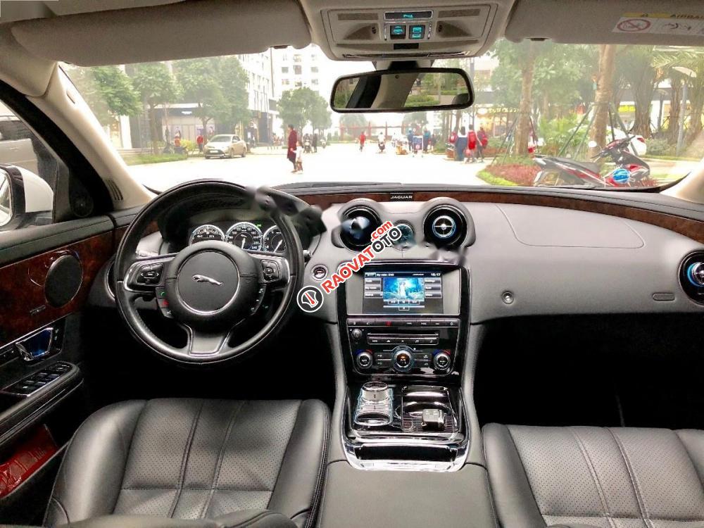 Chính chủ bán xe Jaguar XJ 2.0 đời 2014, màu trắng, xe nhập-6