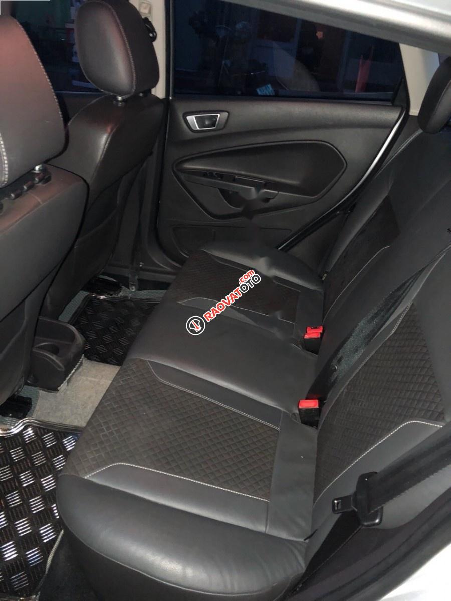 Cần bán Ford Fiesta S đời 2014, màu bạc-2