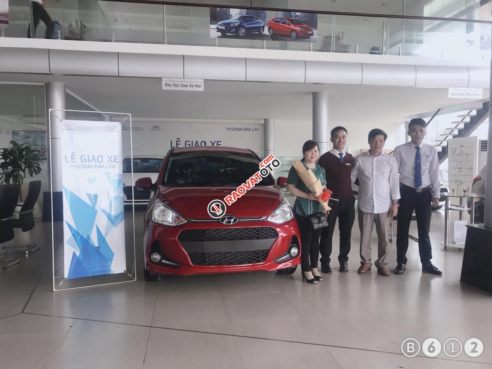 Bán Hyundai Grand i10 1.0 MT 2018 bản gia đình. Hỗ trợ vay vốn 85% giá trị xe, Hotline đặt xe: 0948.94.55.99 - 0935.90.41.41-12