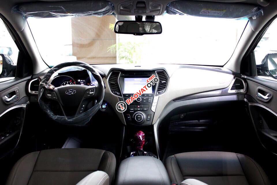 Bán Hyundai Santa Fe 2.4 AT 2018 máy xăng tiêu chuẩn, hỗ trợ vay 85% giá trị xe, hotline đặt xe: 0948.94.55.99 - 0935.90.41-13