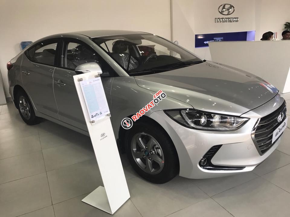 Bán Hyundai Elantra 1.6 MT đời 2018, hỗ trợ vay 85% giá trị xe, hotline đặt xe đi Tết: 0948.94.55.99 - 0935.90.41.41-1