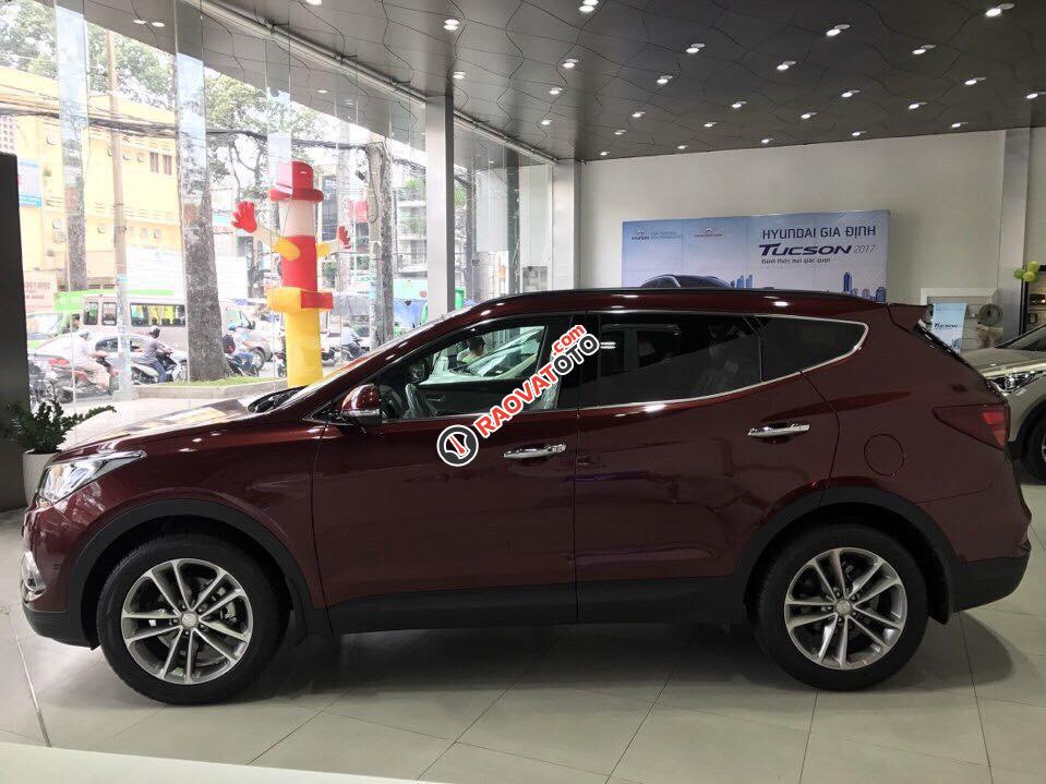 Hyundai Santa Fe 2.4 AT tiêu chuẩn. Hỗ trợ vay 90% giá trị xe. Hotline đặt xe: 0935.90.41.41 - 0948.94.55.99-0