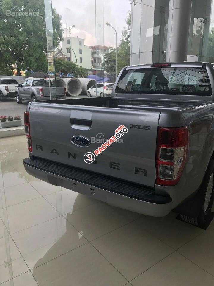 Bán Ford Ranger Wildtrak 2.2L AT màu xám bạc, giá siêu hấp dẫn-2