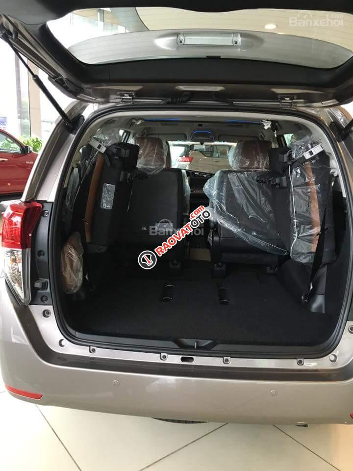 Giá xe Toyota Innova 2.0E MT đời 2018, đủ màu, giao xe ngay, hỗ trợ trả góp lãi suất-10