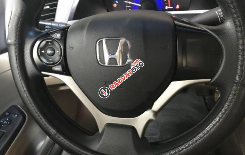 Bán Honda Civic 1.8 MT sản xuất 2014, màu bạc số sàn giá cạnh tranh-2