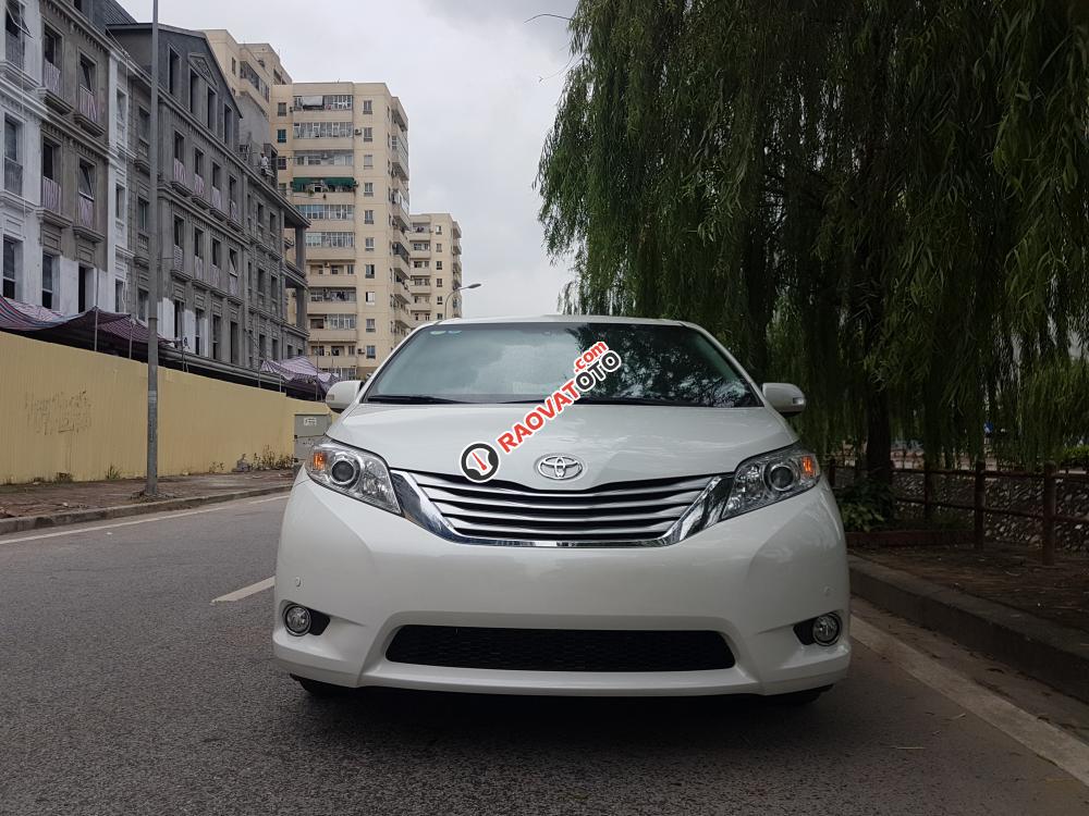 Bán xe Toyota Sienna 3.5 Limited, sản xuất 2014 đăng ký lần đầu 2016, màu trắng bản đủ-1