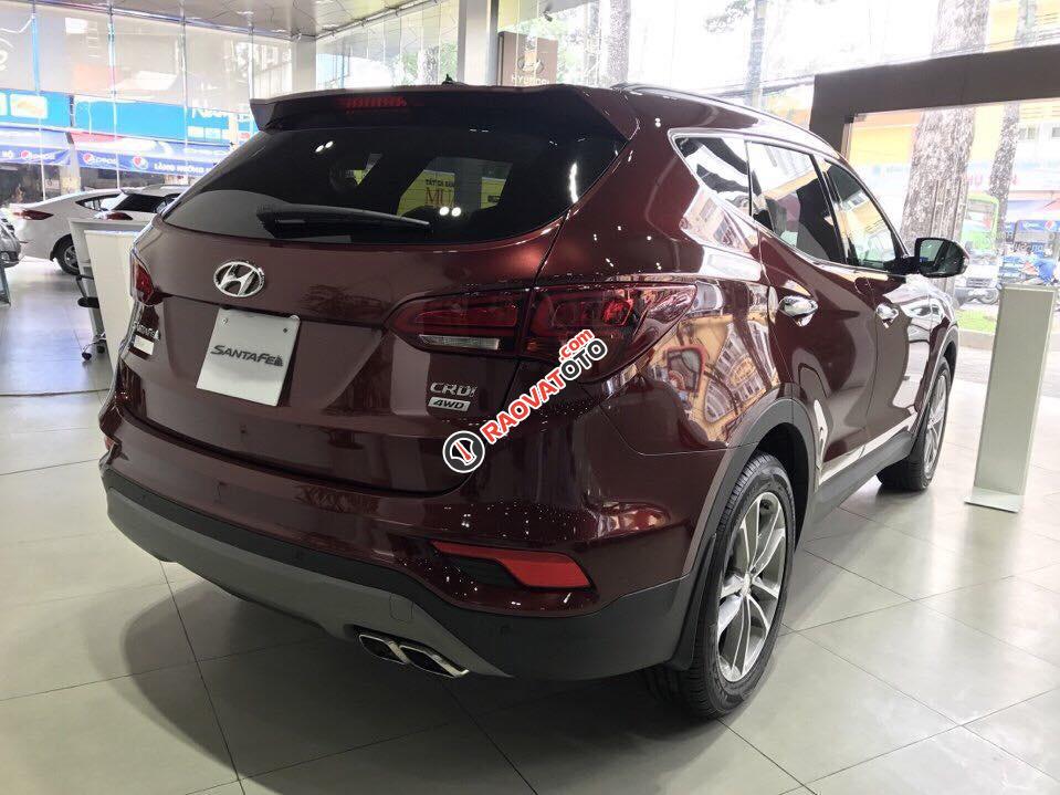 Hyundai Santa Fe 2.4 AT tiêu chuẩn. Hỗ trợ vay 90% giá trị xe. Hotline đặt xe: 0935.90.41.41 - 0948.94.55.99-4