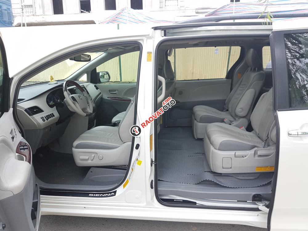 Bán xe Toyota Sienna 3.5 Limited, sản xuất 2014 đăng ký lần đầu 2016, màu trắng bản đủ-4