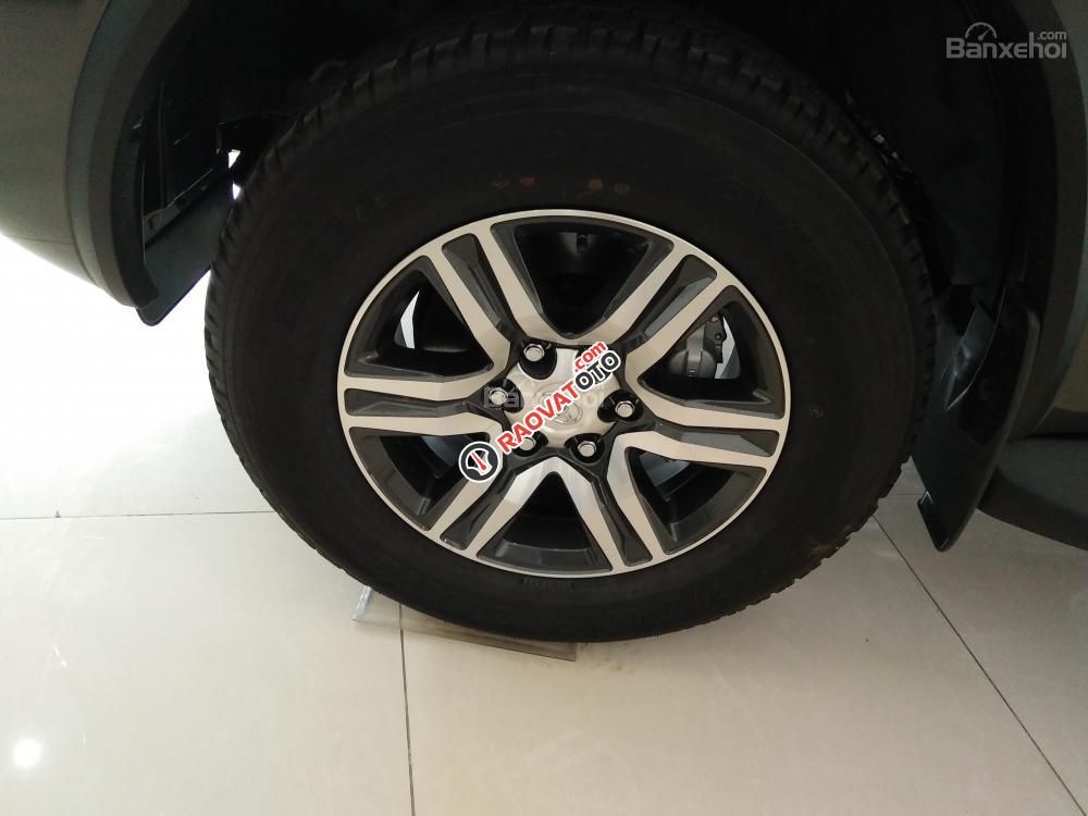 Giá xe Toyota Fortuner 2.7V 4x2 2017 nhập Indonesia, giao ngay-8