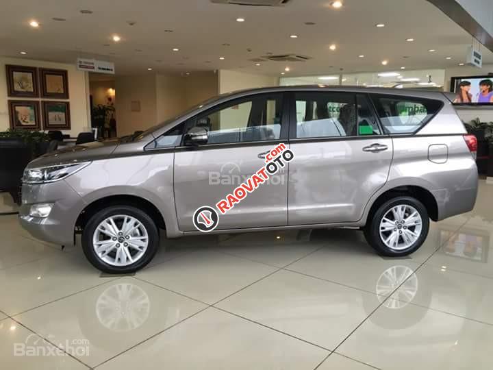 Giá xe Toyota Innova 2.0E MT đời 2018, đủ màu, giao xe ngay, hỗ trợ trả góp lãi suất-0