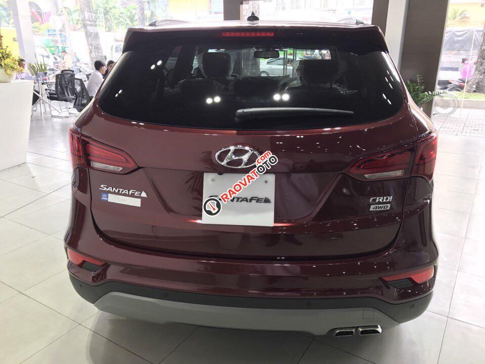 Hyundai Santa Fe 2.4 AT tiêu chuẩn. Hỗ trợ vay 90% giá trị xe. Hotline đặt xe: 0935.90.41.41 - 0948.94.55.99-2