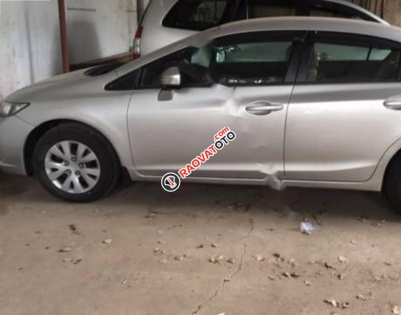 Bán Honda Civic 1.8 MT sản xuất 2014, màu bạc số sàn giá cạnh tranh-5
