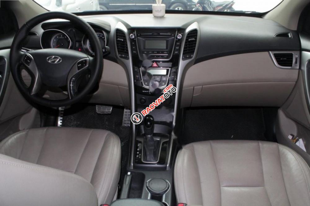 Bán Hyundai i30 1.6 AT đời 2014, màu đỏ, nhập khẩu nguyên chiếc chính chủ, giá chỉ 535 triệu-2