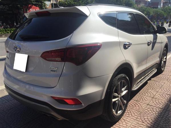 Bán xe Hyundai Santa Fe 2.2AT đời 2017, màu trắng-1