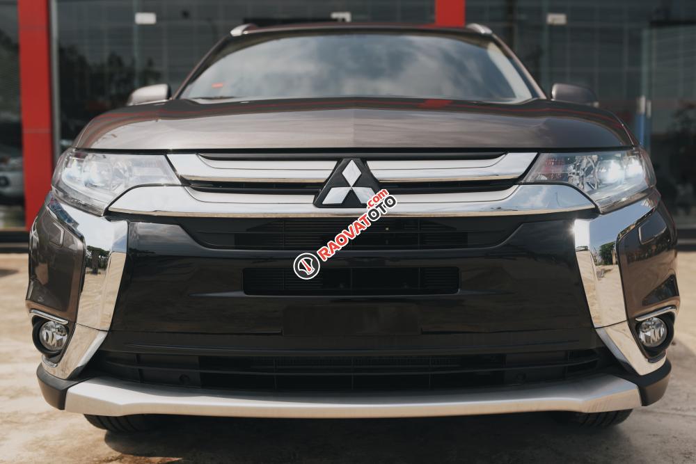 Mua xe Mitsubishi Outlander bản 2.4 2017 tại Quảng Bình-1