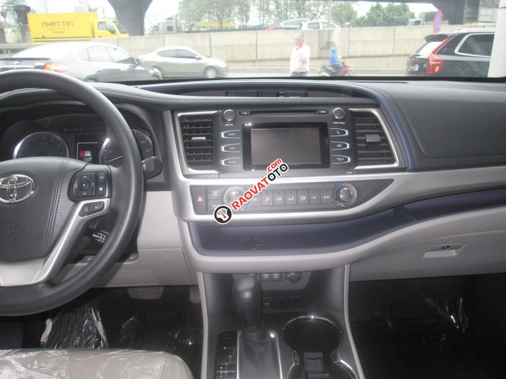 Cần bán Toyota Highlander LE đời 2017, màu trắng, nhập khẩu nguyên chiếc-3