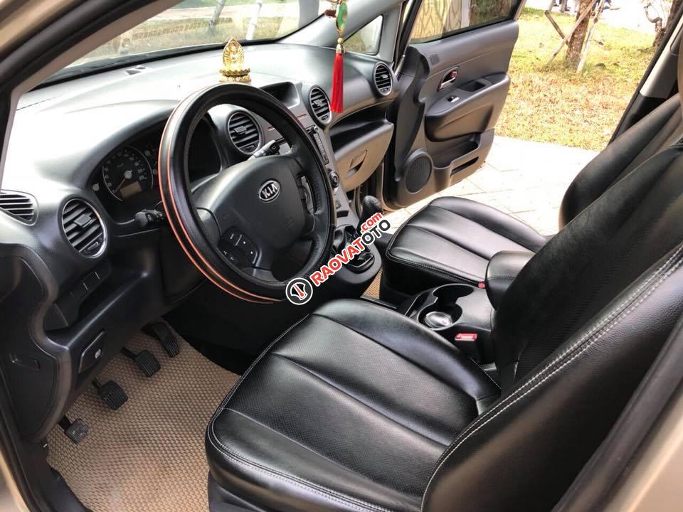 Bán Kia Carens 2.0 EXMT, sản xuất 2016, màu vàng cát, số sàn-2